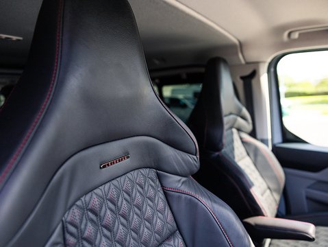 2.5 320 Duratec 11.8kWh Limited Crew Van Double Cab 5dr Petrol Plug-in Hybrid Auto L1 H1 Euro 6 (232 ps)