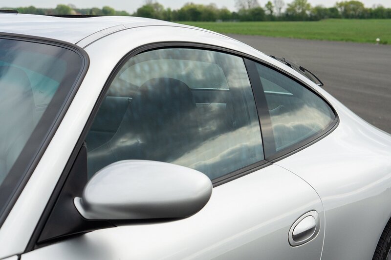 Porsche 911 996 Carrera 4S - U1391