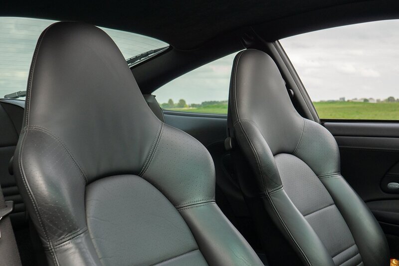 Porsche 911 996 Carrera 4S - U1391