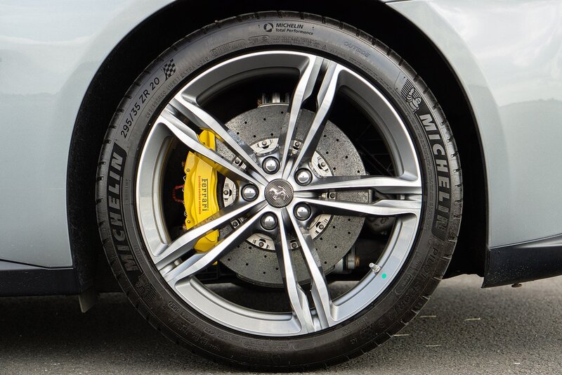 Ferrari GTC4Lusso V12 - U1439