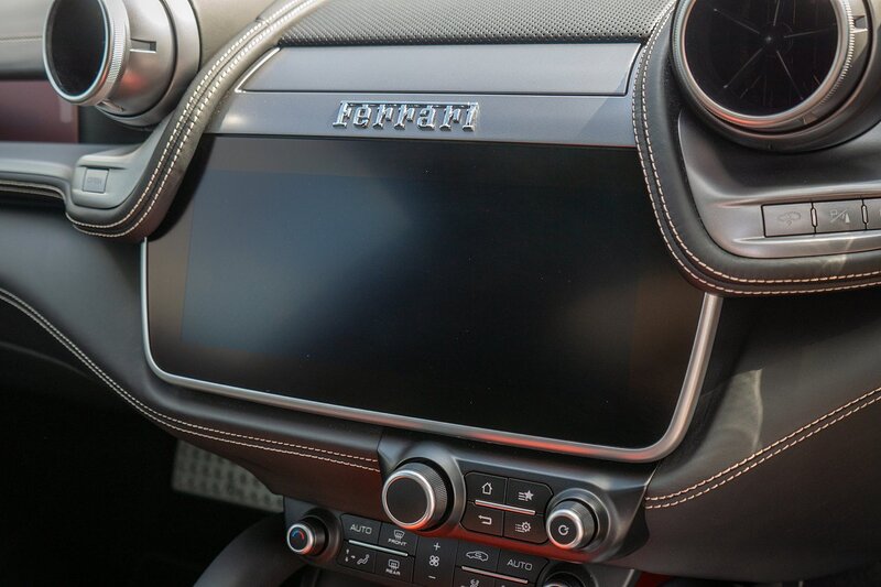 Ferrari GTC4Lusso V12 - U1439