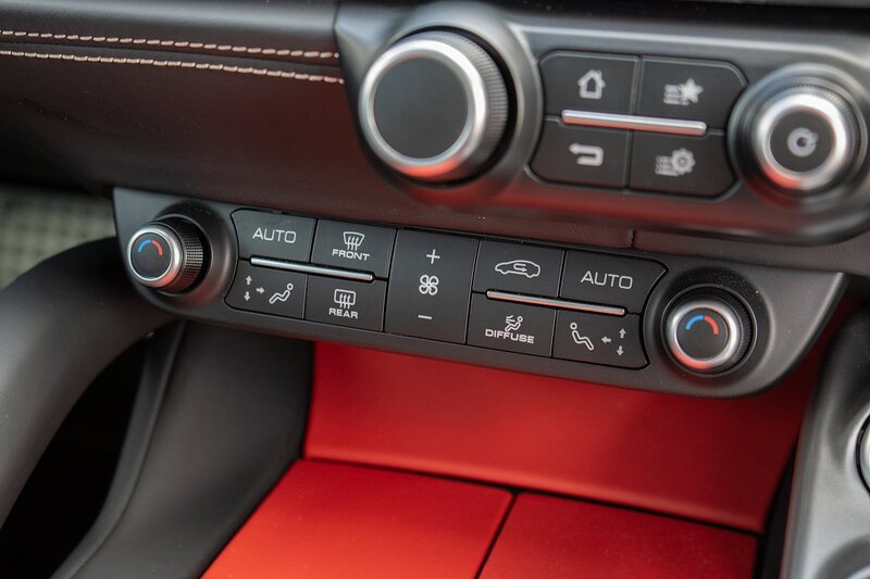 Ferrari GTC4Lusso V12 - U1439