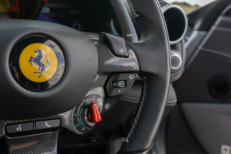 Ferrari GTC4Lusso V12 - U1439