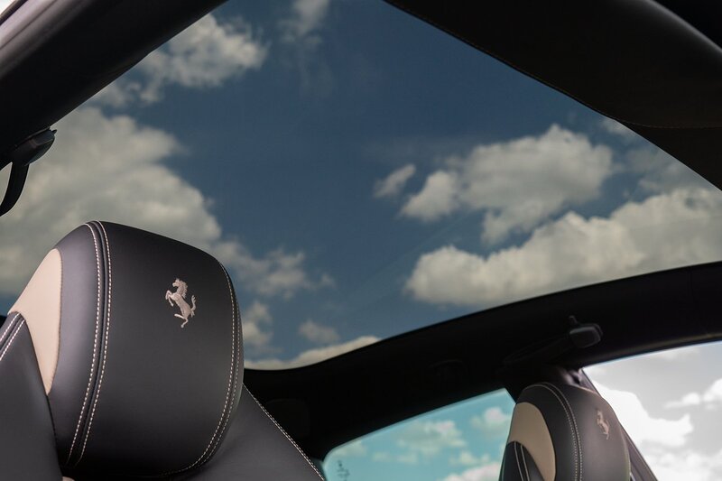 Ferrari GTC4Lusso V12 - U1439