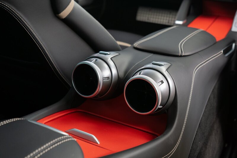 Ferrari GTC4Lusso V12 - U1439