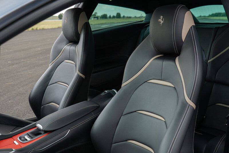 Ferrari GTC4Lusso V12 - U1439