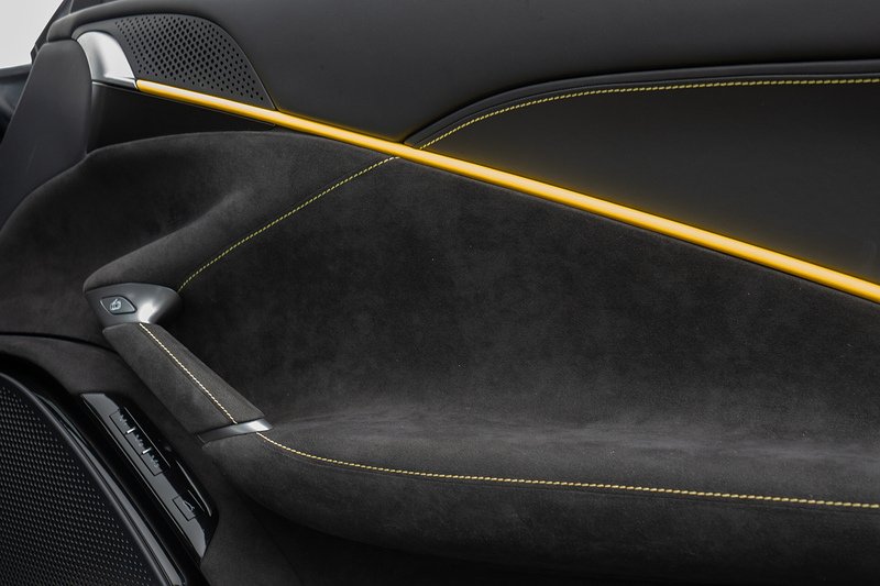 Ferrari Roma T V8 - U1463