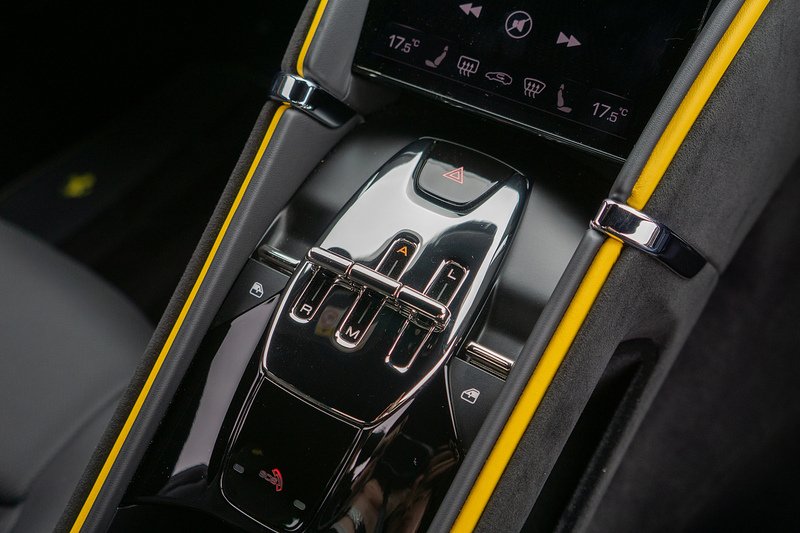 Ferrari Roma T V8 - U1463