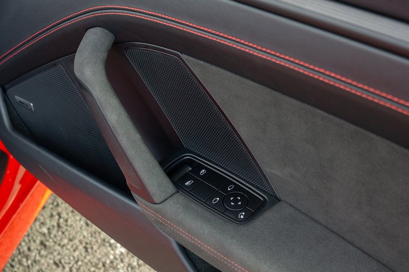 Porsche 911 T 992 4 GTS - U1479