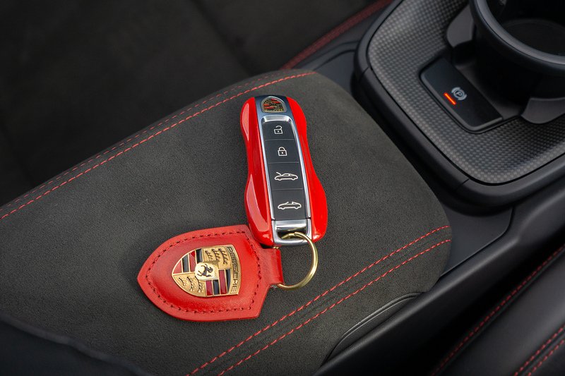 Porsche 911 T 992 4 GTS - U1479