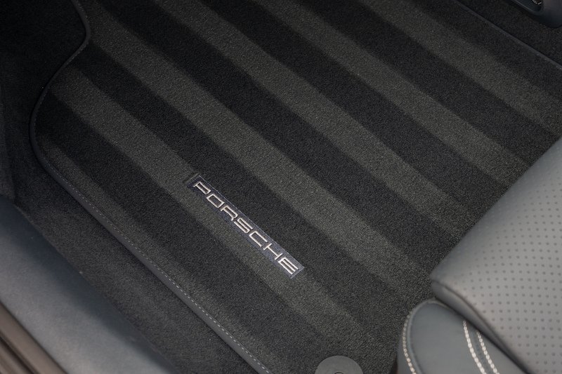 Porsche 911 T 992 Carrera GTS - U1504