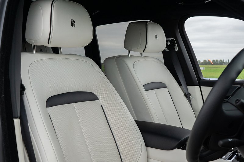 Rolls-Royce Cullinan V12 Black Badge - U1506