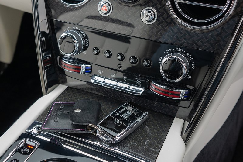 Rolls-Royce Cullinan V12 Black Badge - U1506