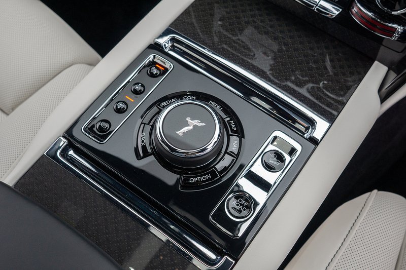 Rolls-Royce Cullinan V12 Black Badge - U1506