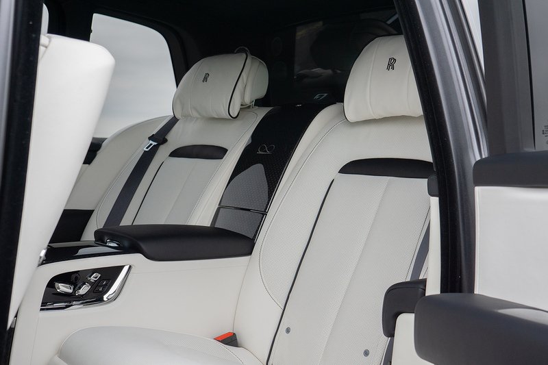 Rolls-Royce Cullinan V12 Black Badge - U1506