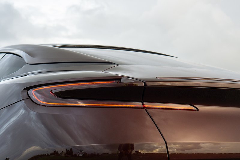 Aston Martin DB11 V12 BiTurbo AMR - U1511