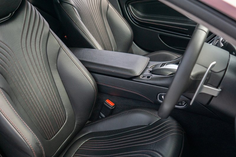 Aston Martin DB11 V12 BiTurbo AMR - U1511