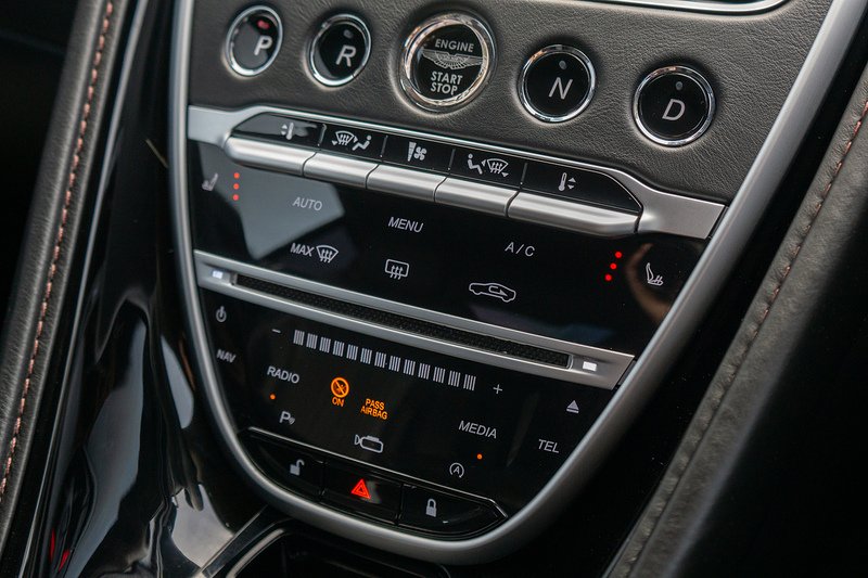 Aston Martin DB11 V12 BiTurbo AMR - U1511