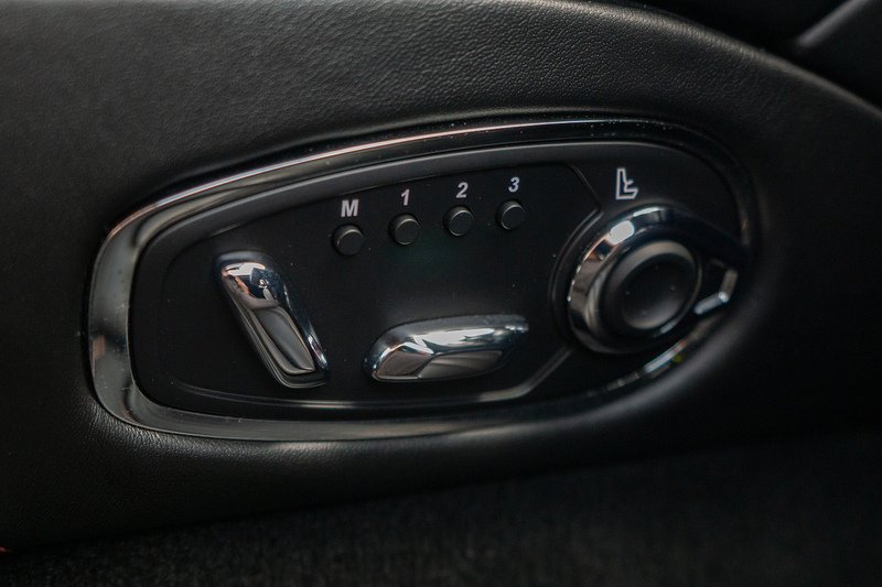 Aston Martin DB11 V12 BiTurbo AMR - U1511