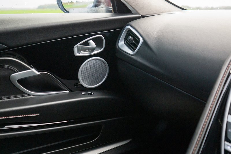 Aston Martin DB11 V12 BiTurbo AMR - U1511