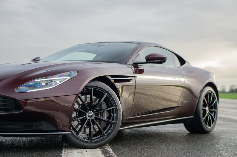 Aston Martin DB11 V12 BiTurbo AMR - U1511