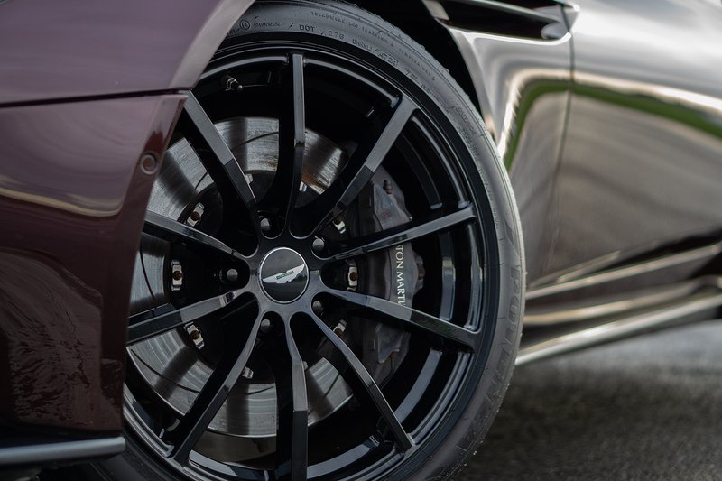 Aston Martin DB11 V12 BiTurbo AMR - U1511