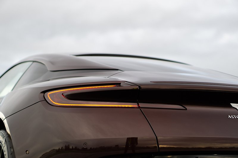 Aston Martin DB11 V12 BiTurbo AMR - U1511