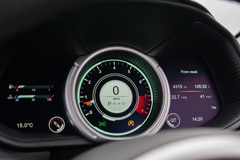 Aston Martin DB11 V12 BiTurbo AMR - U1511