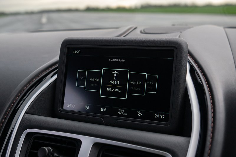 Aston Martin DB11 V12 BiTurbo AMR - U1511