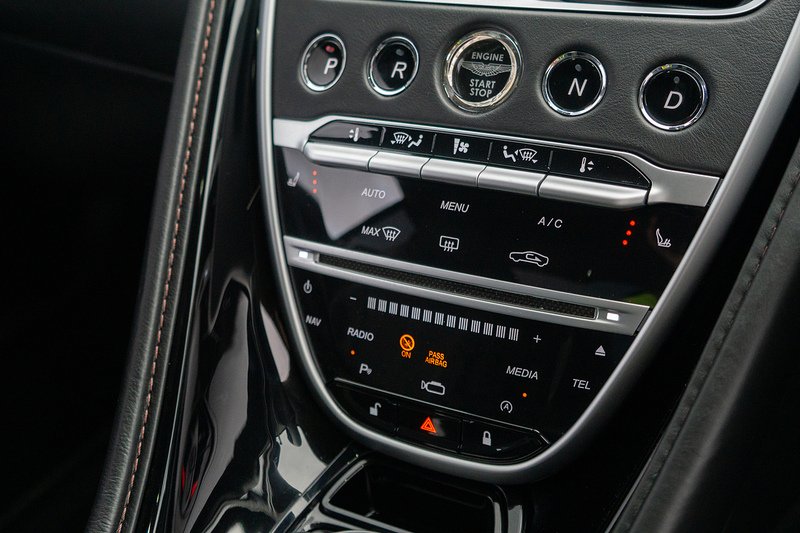 Aston Martin DB11 V12 BiTurbo AMR - U1511