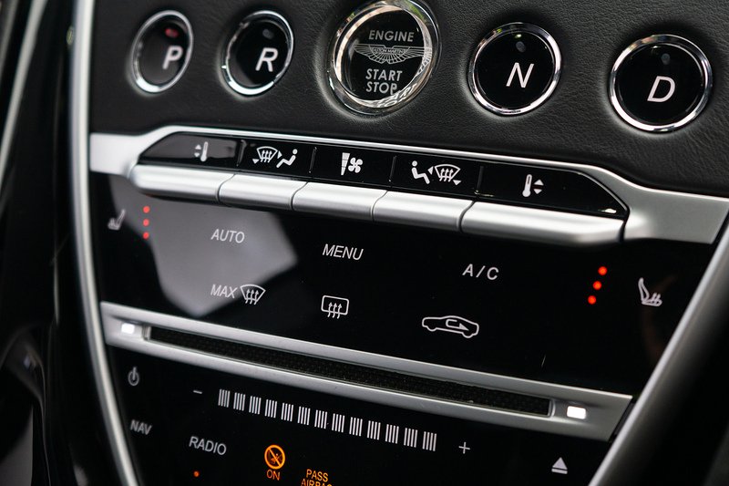 Aston Martin DB11 V12 BiTurbo AMR - U1511