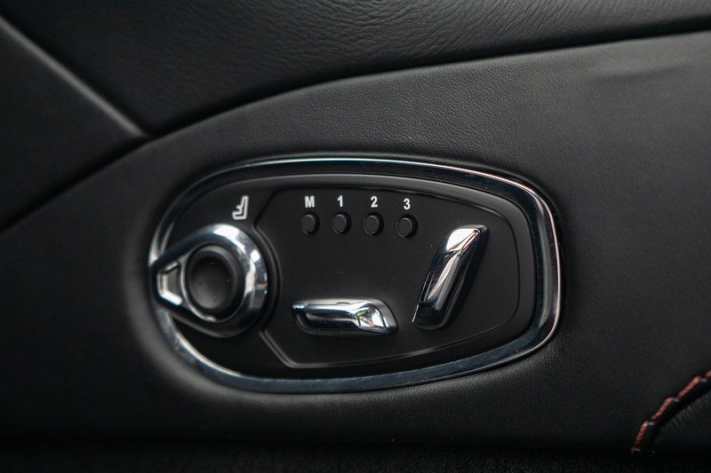 Aston Martin DB11 V12 BiTurbo AMR - U1511