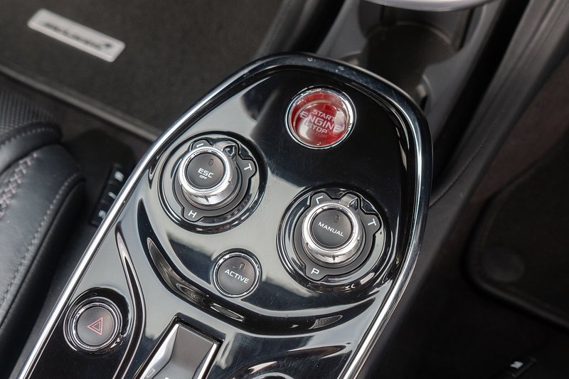 McLaren GT T V8 - U1514