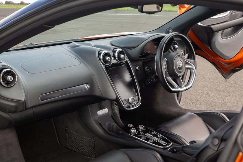 McLaren GT T V8 - U1514