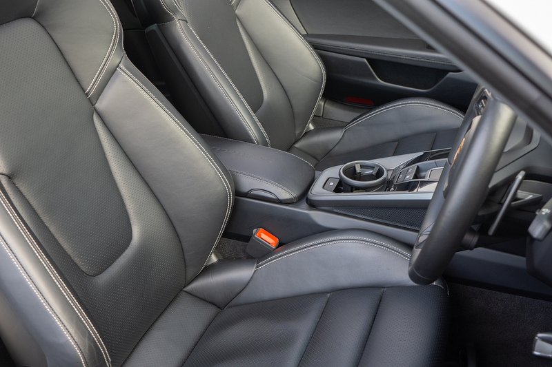 Porsche 911 T 992 Carrera S - U1517