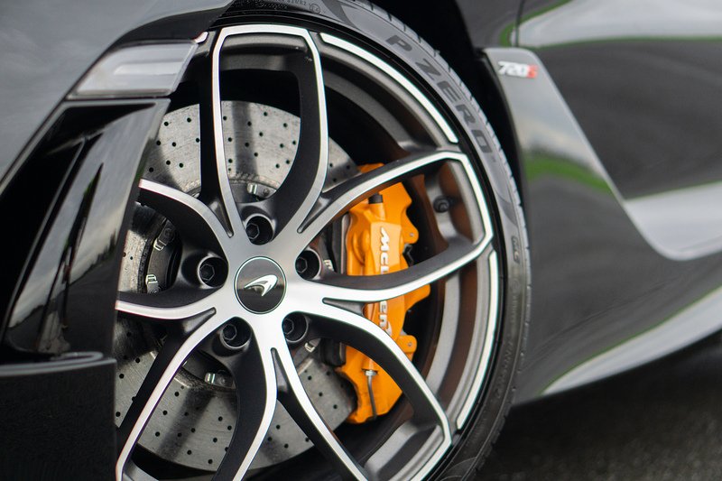 McLaren 720S T V8 - U1527