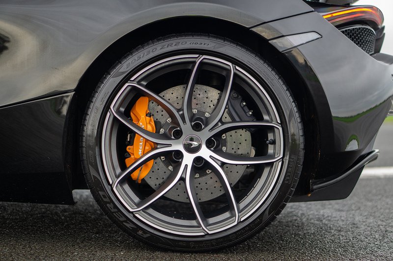 McLaren 720S T V8 - U1527