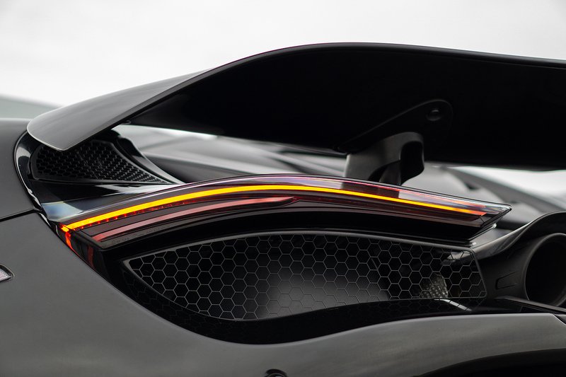 McLaren 720S T V8 - U1527