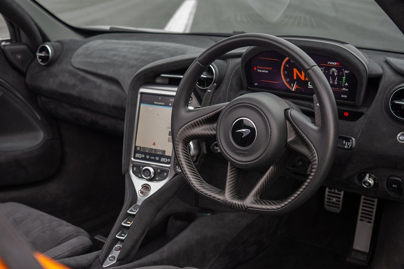 McLaren 720S T V8 - U1527