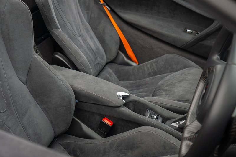 McLaren 720S T V8 - U1527