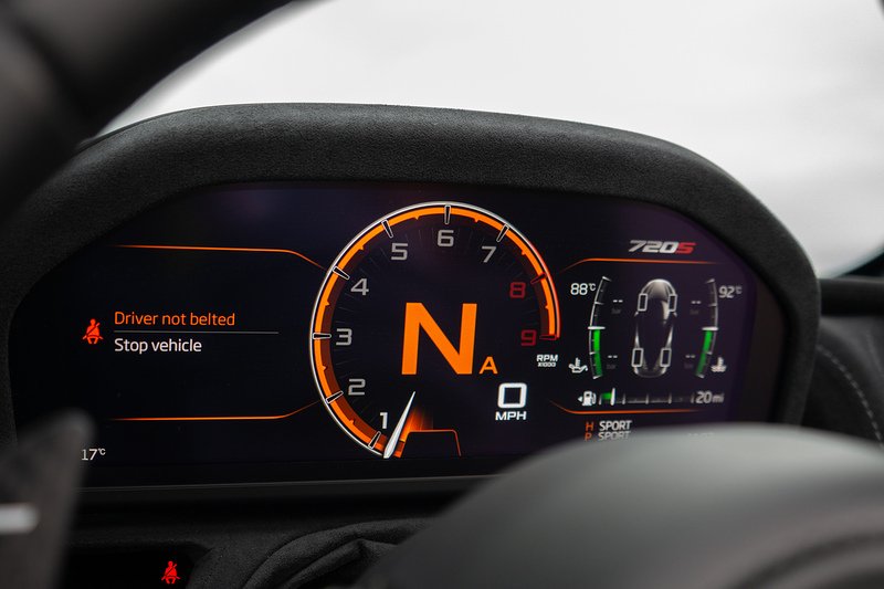 McLaren 720S T V8 - U1527