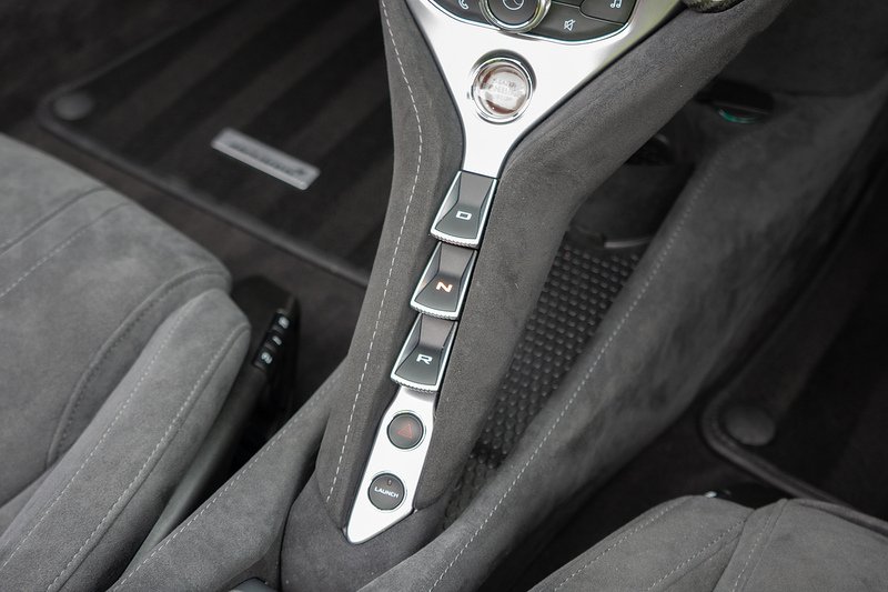 McLaren 720S T V8 - U1527