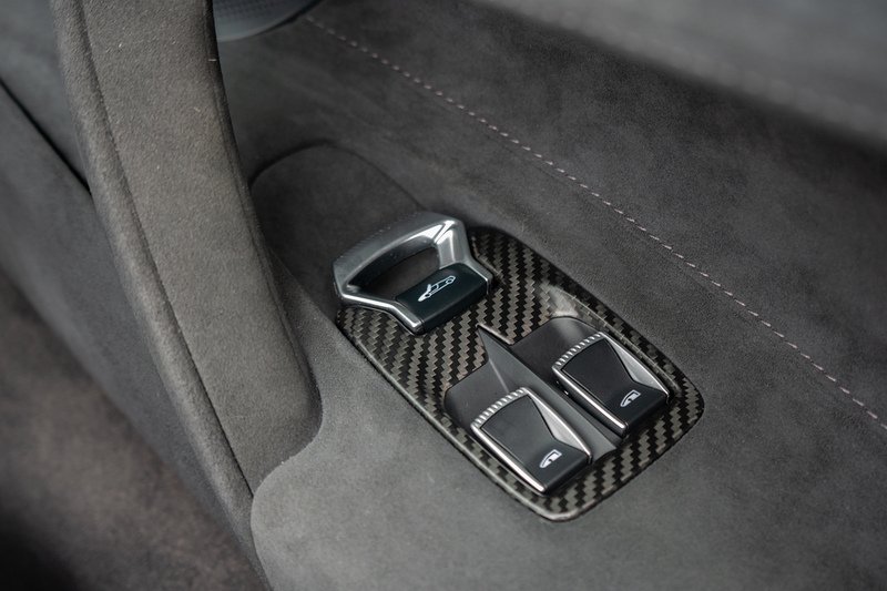 McLaren 720S T V8 - U1527