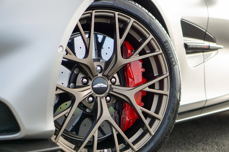 Aston Martin Vanquish V12 BiTurbo - U1528