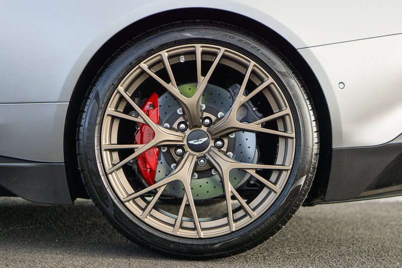 Aston Martin Vanquish V12 BiTurbo - U1528