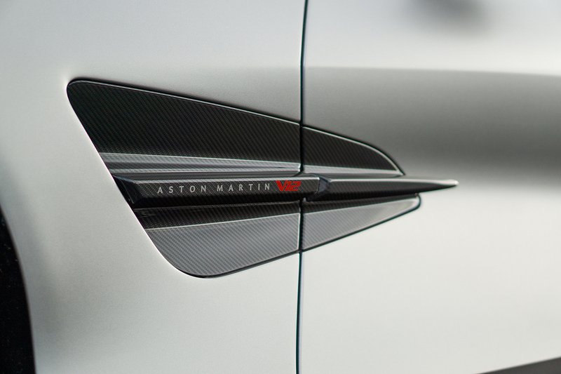 Aston Martin Vanquish V12 BiTurbo - U1528