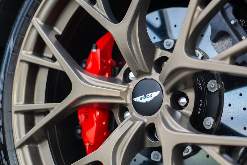 Aston Martin Vanquish V12 BiTurbo - U1528