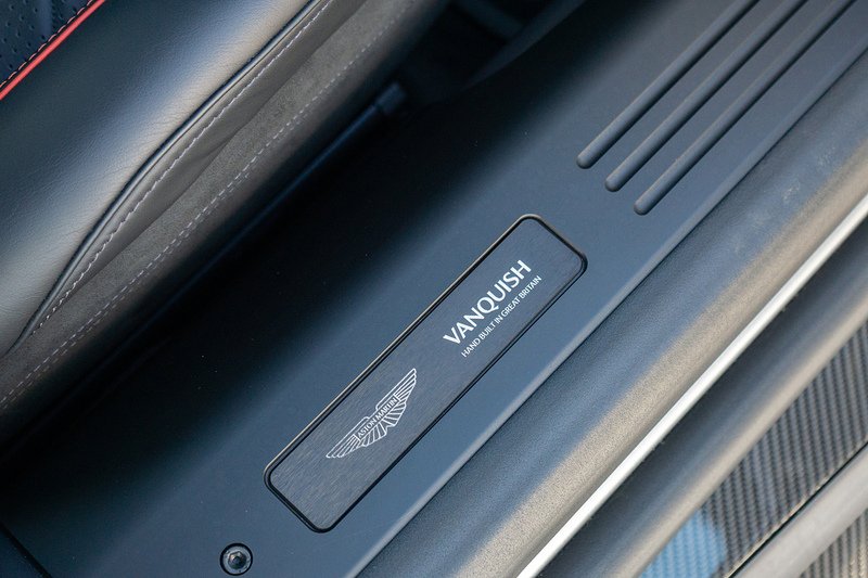 Aston Martin Vanquish V12 BiTurbo - U1528