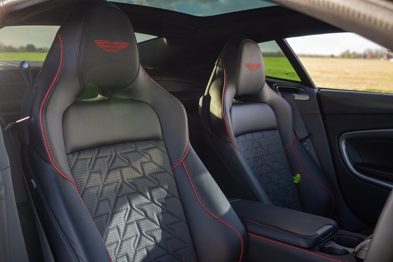 Aston Martin Vanquish V12 BiTurbo - U1528