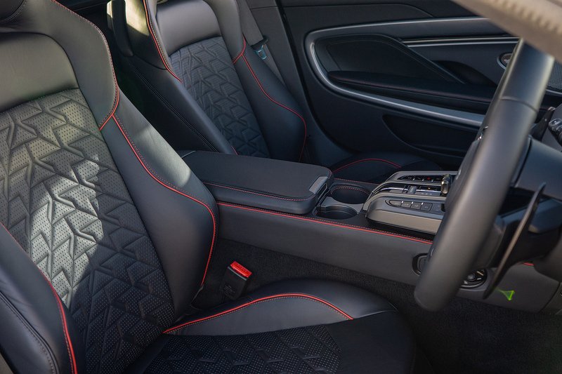 Aston Martin Vanquish V12 BiTurbo - U1528